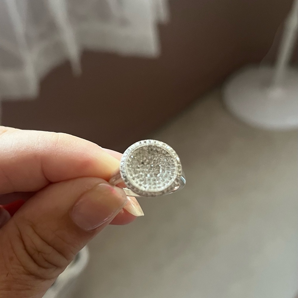 Ladies ring size 7. Sterling silver.
